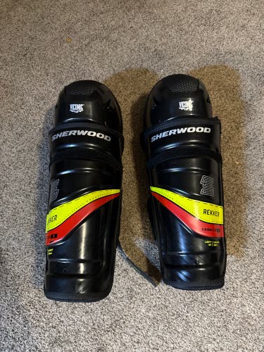 Senior Sher-Wood 5030 15" Shin Pads (Used)