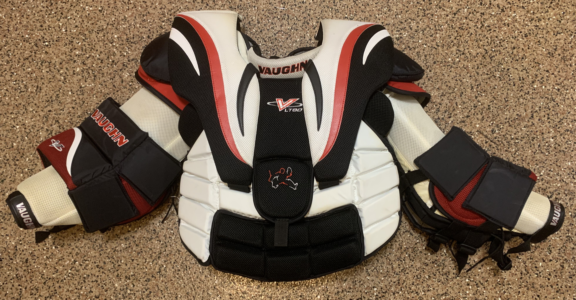 Medium 2013 Vaughn Ventus LT80 Goalie Chest Protector (Used)