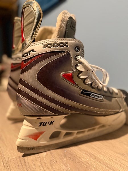 2007 Bauer Vapor XXXX Hockey Skates Regular Width Pro Stock 10 (Used)