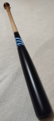 NEW Marucci 33.5"/31.5oz AM22 Maple Baseball Bat Matte Black/Natural/Baby Blue