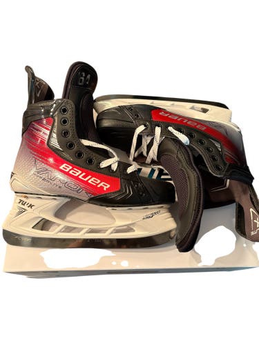 Bauer Vapor Hyperlite 2   Skates Pro Stock 8.5 (New)