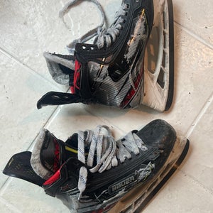 Bauer Vapor 2X Pro Hockey Skates Regular Width 9 (Used)