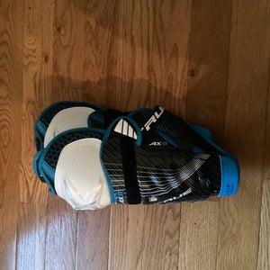 Junior True AX9 11" Shin Pads (New)