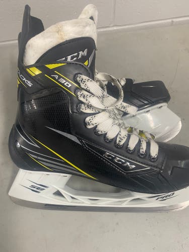 CCM Tacks size 10 Hockey Skates