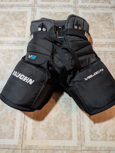 Junior Large Vaughn Velocity V9 Pro Hockey Goalie Pants (Used)