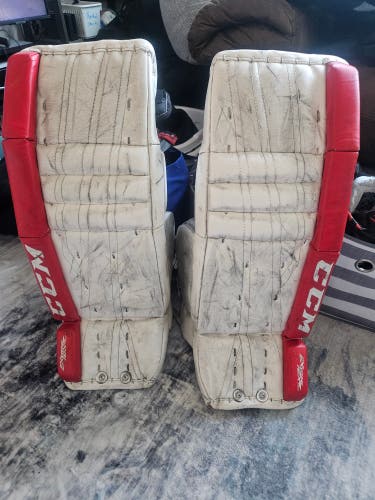 CCM Extreme Flex 760 Youth Goalie Pads – Ready for More Chaos