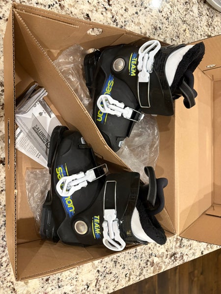 Mondo 19 & 19.5 Kid's Salomon T2 RT Ski Boots (Used)