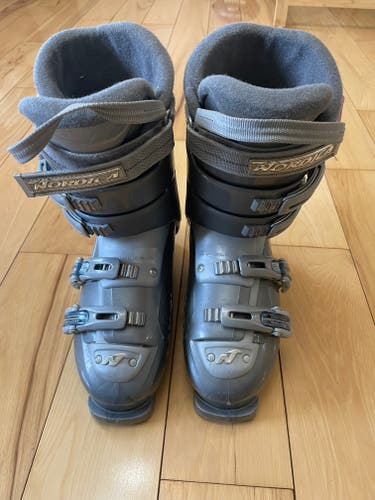 Mondo 26 & 26.5 Unisex Nordica All Mountain Easy move Ski Boots (Used)