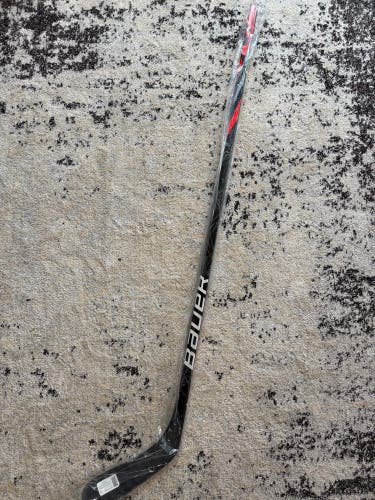 New Bauer Left Handed P28 Vapor League Pro Stock Hockey Stick