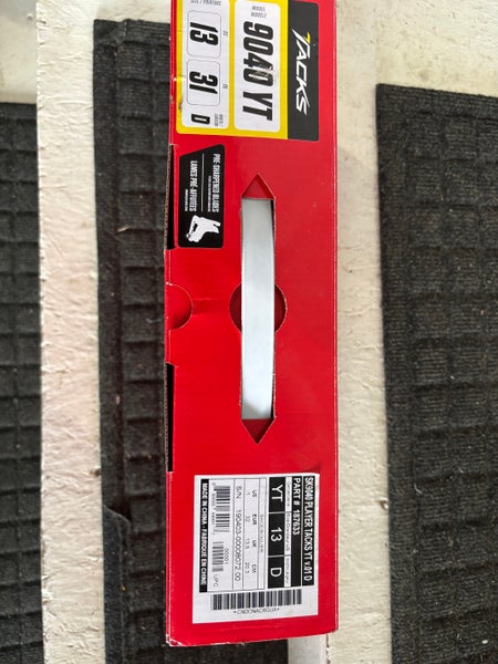 CCM Tacks 9040 Hockey Skates Regular Width 13 (Used)