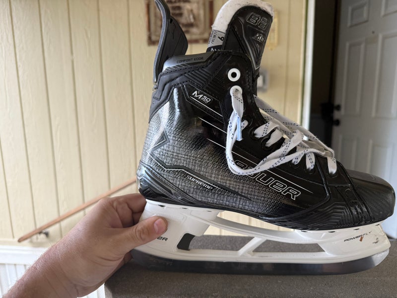 2024 Bauer Supreme M50 Pro Hockey Skates Regular Width 9 (Used)