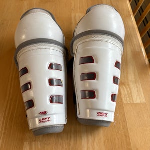 Youth CCM O3 9" Shin Pads (Used)