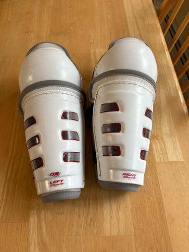 Youth CCM O3 9" Shin Pads (Used)