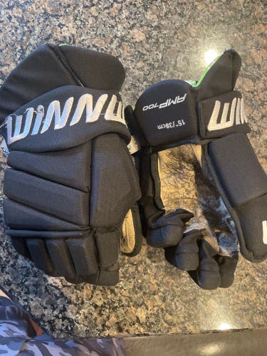 Winnwell Amp Pro Gloves 15" (Used)