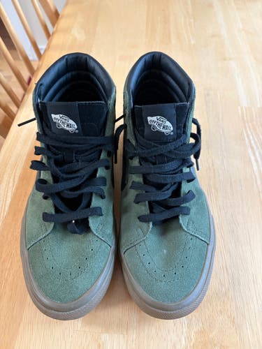 Green Men's Size M 8.5 (W 9.5) Adult Vans Shoes (Used)