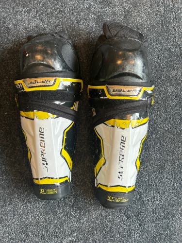 Youth Bauer Supreme 2S Pro 10" Shin Pads (Used)