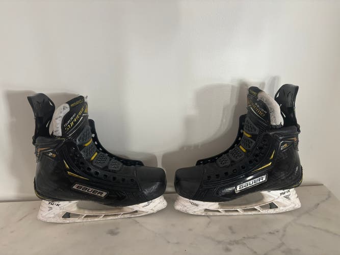 2018 Bauer Supreme 2S Hockey Skates Regular Width Size 3 (Used)