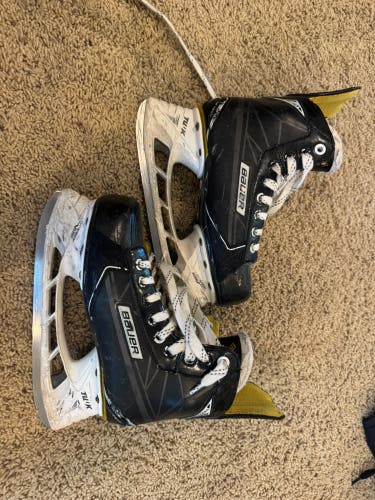 2016 Bauer Supreme S170 Hockey Skates Extra Wide Width Size 4 (Used)
