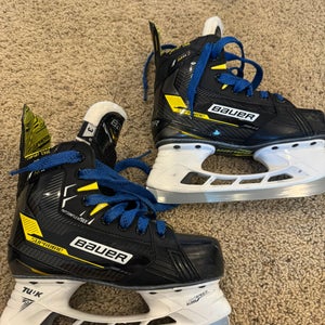 2022 Bauer Supreme M4 Hockey Skates Regular Width Size 3 (Used)