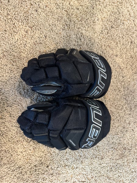 Bauer Supreme Ultrasonic Gloves 10" (Used)