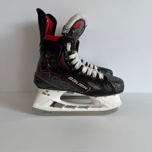 Used Junior Bauer Vapor 3X Pro Hockey Skates Size 2.5 EE