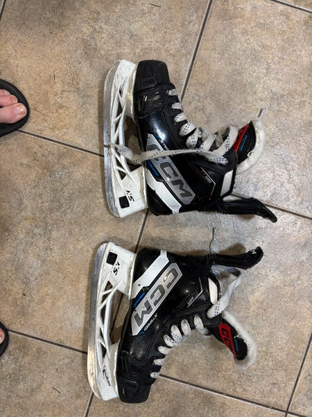 2023 CCM JetSpeed FT680 Hockey Skates Size 2 (Used)