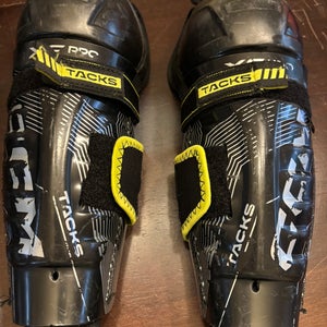 Youth CCM XF Pro 8" Shin Pads (Used)
