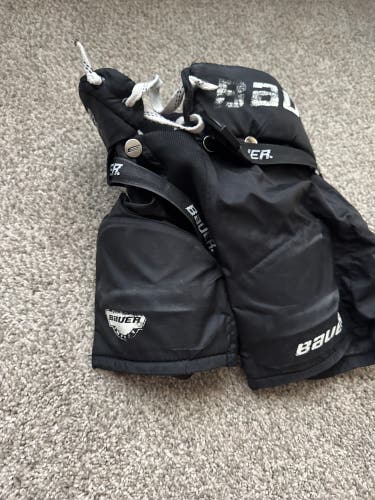 Youth Small Bauer Impact Hockey Pants (Used)