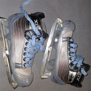 Bauer Vapor XIV Hockey Goalie Skates Regular Width Size 3 (Used)