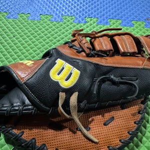 Wilson A2000 RH First Base Baseball Glove 12.5" (Used)