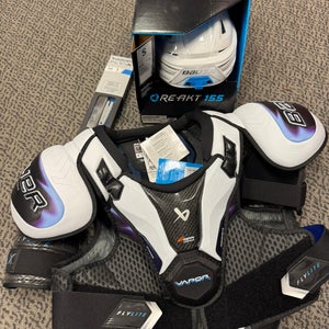 3-Pack Medium Senior Bauer Vapor Flylite Shoulder Pads (New)