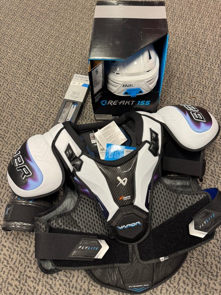 3-Pack Medium Senior Bauer Vapor Flylite Shoulder Pads (New)