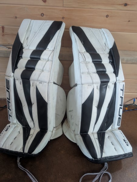 34" 2023 True Catalyst 9X3 Goalie Leg Pads Pro Stock (Used)