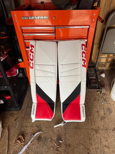 35" CCM EFlex 6.9 Goalie Leg Pads (New)