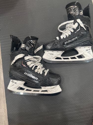 2022 Bauer Supreme Mach Hockey Skates 7 (Used)