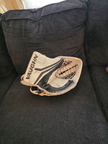 2023 Vaughn Velocity pro White and Black Regular (Used)