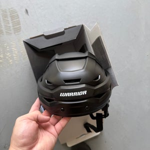 La Kings Matte black Medium Warrior Covert CF 100 Helmet Pro Stock (New)