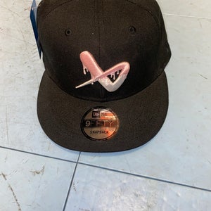 NWT Bauer/New Era Drip Hat