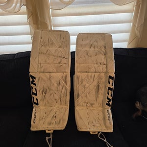 32" CCM Extreme Flex 5.5 Goalie Leg Pads (Used)