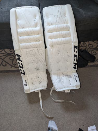 34" CCM Extreme Flex 4.9 Goalie Leg Pads (Used)