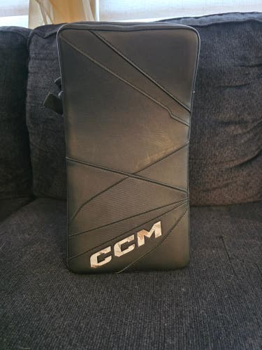 CCM Axis 2.9 Blocker Regular (Used)