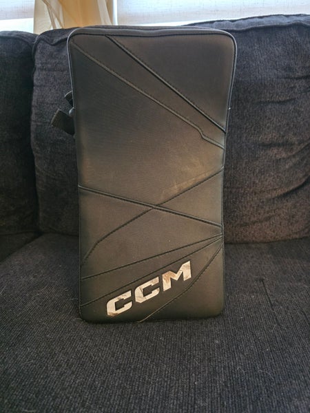 CCM Axis 2.9 Blocker Regular (Used)