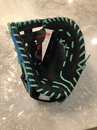 Wilson A2000 12.5" First Base Mitt 1677