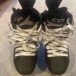 2025 CCM Classic SE Hockey Skates Wide Width 6 (Used)