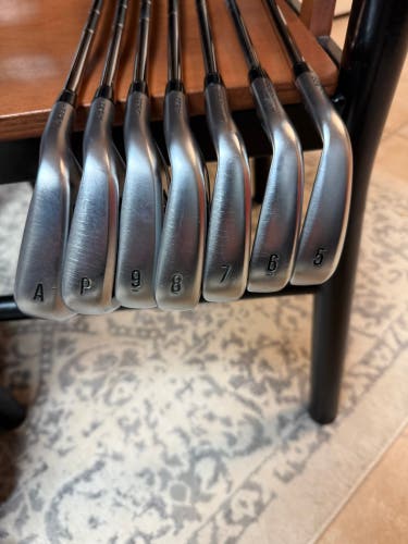 Men's 2024 Callaway APEX AI200 Right Handed Iron Set Stiff Flex (7 Clubs) #5 - #9, PW, GW Steel Shaf