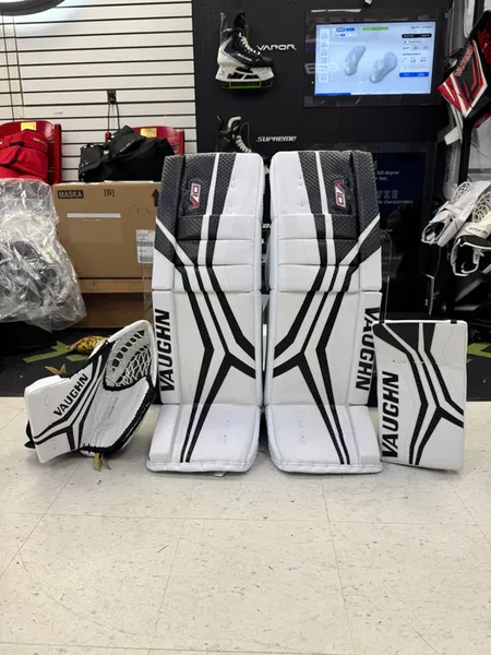 34"+2" Vaughn V10 Pro Carbon Regular Goalie Full Set