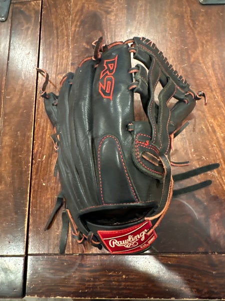 Rawlings R9 Youth (RH) Outfield Baseball Glove 12" (Used)