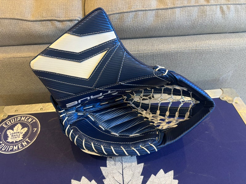 Brand New Pro Stock True Catalyst PX5 Pro Goalie Glove 600 Stolarz