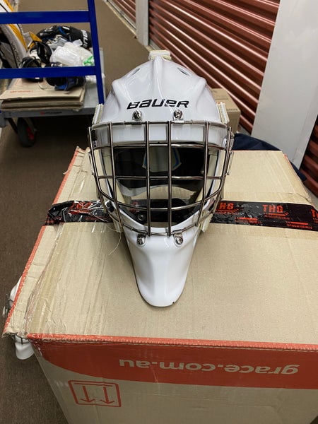 Senior Medium Bauer Profile 950 Goalie Mask (Used)