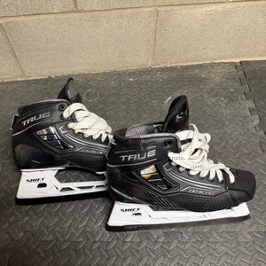2024 True Catalyst 9X4 Hockey Goalie Skates Regular Width 8 (Used)